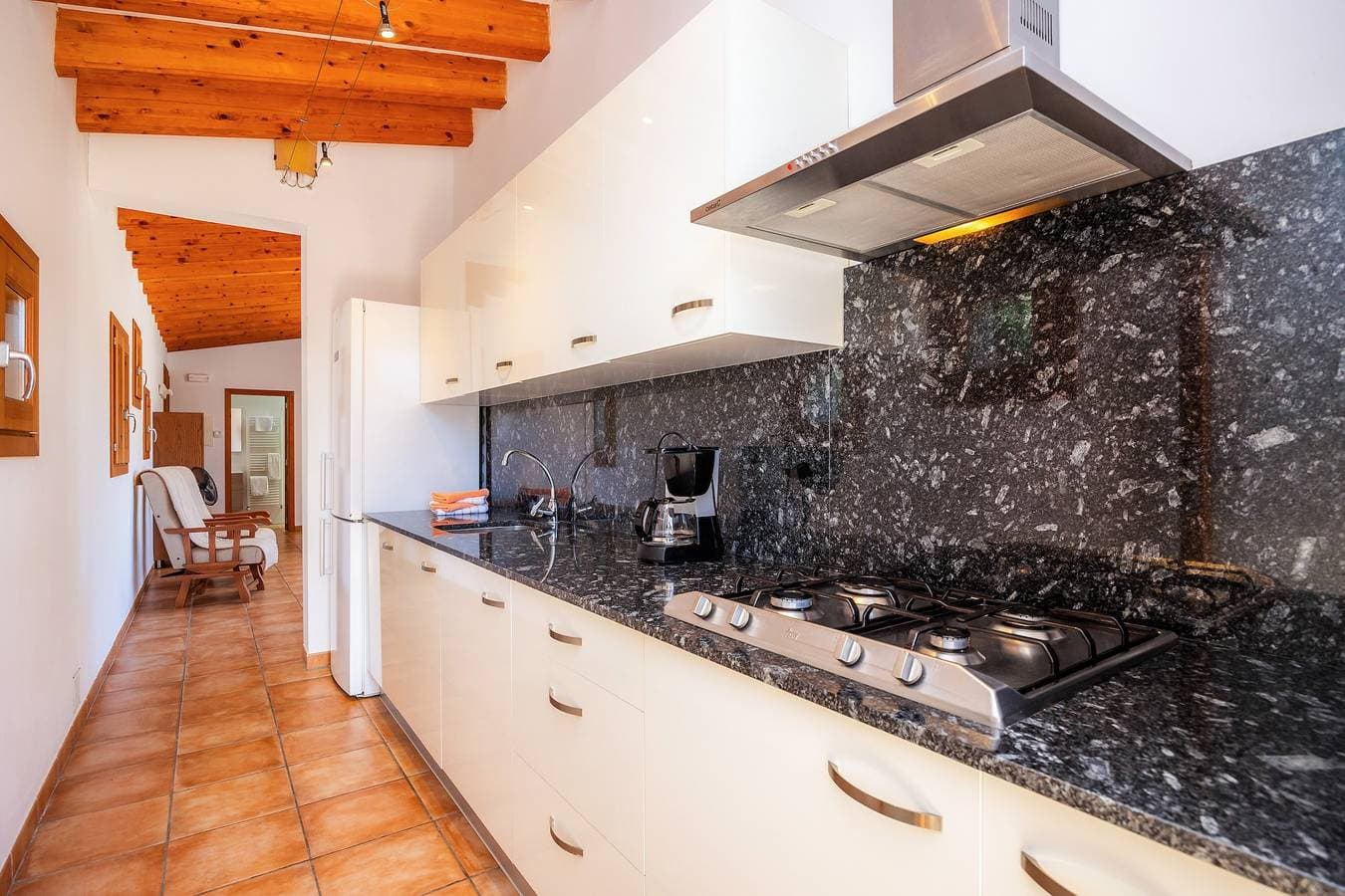 Foto 9 von 33: Ferienwohnung 'Es Colomer' mit Bergblick, Gemeinschaftspool und WLAN