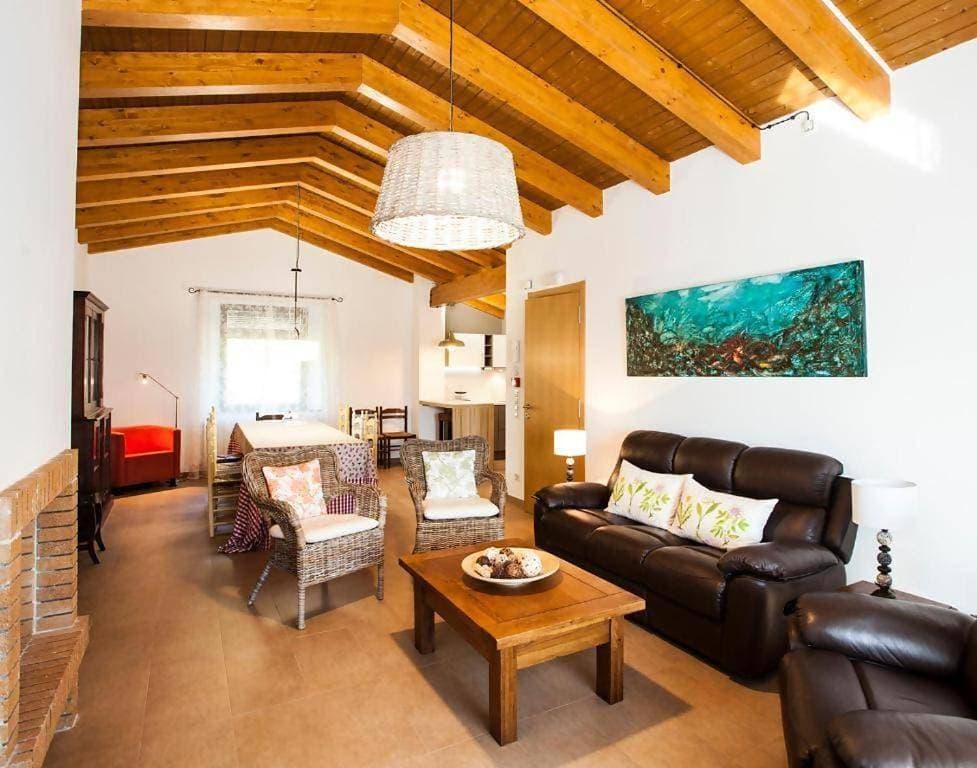 Foto 4 von 8: Three-Bedroom House