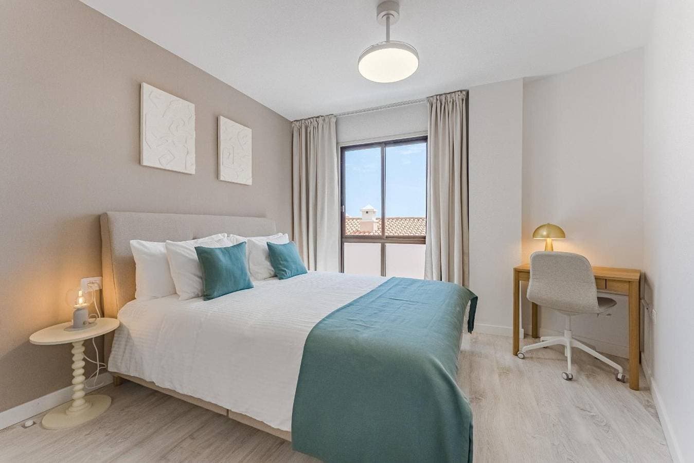 Foto 8 von 15: Ferienwohnung 'Drilasol 1 Bed' mit Gemeinschaftspool, Balkon und WLAN