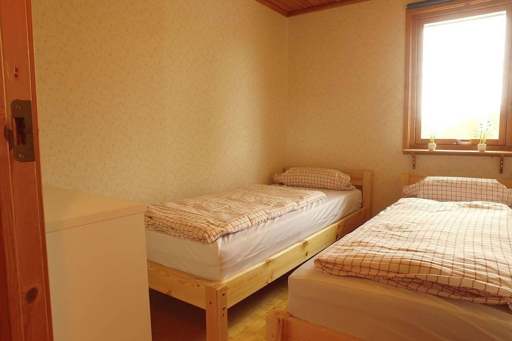 Foto 3 von 22: Ferienhaus Tived - direkt am See, Sauna, Boot, Badezuber