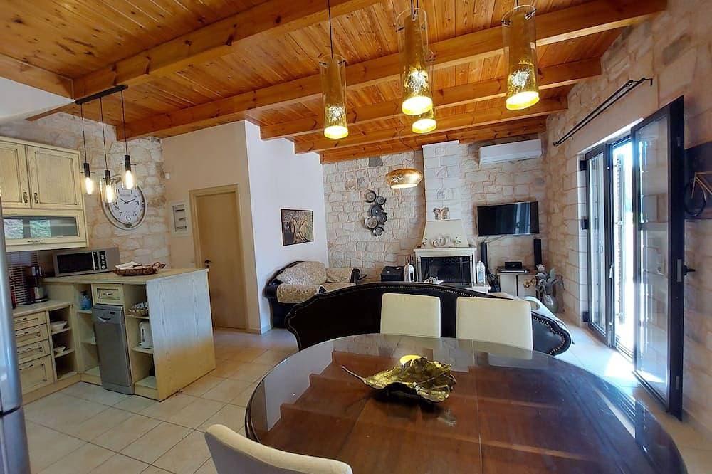 Foto 9 von 30: Villa Christy 150 Meter vom Strand entfernt mit privatem Pool und Kamin