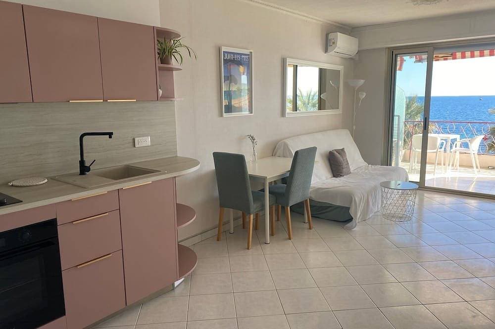 Foto 13 von 26: Beautiful seafront studio with exceptional sea view