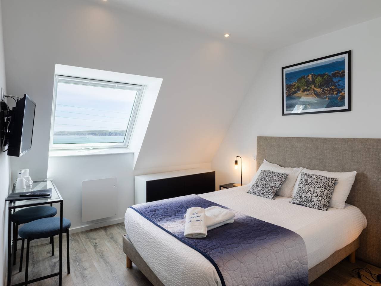 Foto 2 von 33: Gästezimmer Au Point de Vue „Zimmer Ile Bono“ – 2. Etage, Meerblick, WLAN