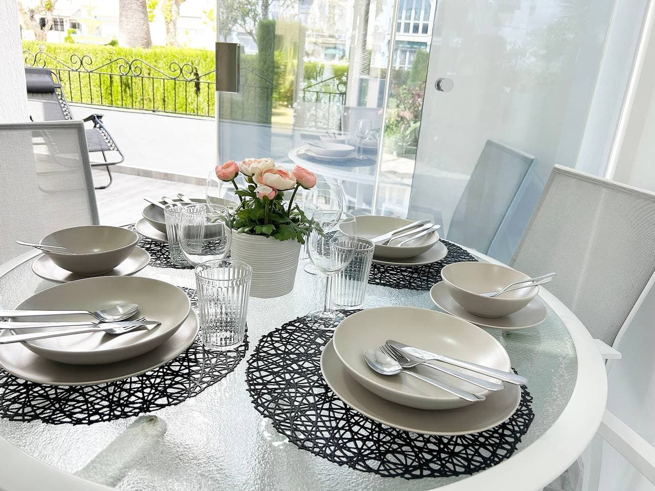 Foto 5 von 45: Ferienhaus 'Calle Ruidera 116' mit Gemeinschaftspool, privater Terrasse & WLAN