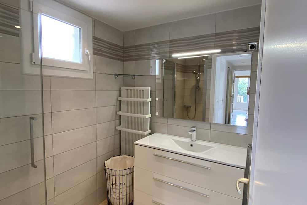 Foto 7 von 30: Cosy accommodation, walking distance to the beach, sea-view patio.