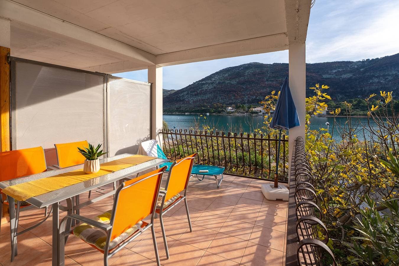 1-Zimmer-Ferienwohnung am Strand Grebastica, Sibenik A-13942-b 1