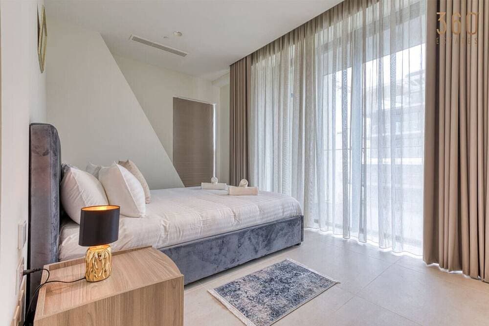 Foto 5 von 30: The Official Mercury Tower Suite - Pool, WIFI & AC