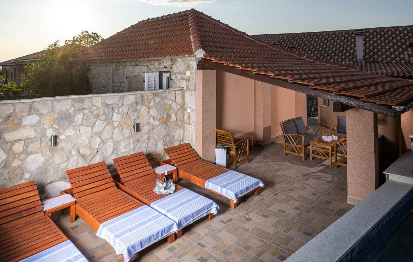 Foto 9 von 30: Geräumige 2-Zimmer-Wohnung mit Pool, Terrasse und 2,5 km Entfernung zur Küste