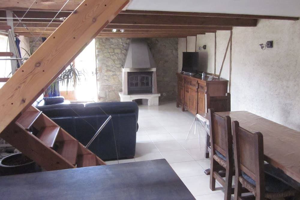 Foto 12 von 30: Traditionelles Bauernhaus aus Stein