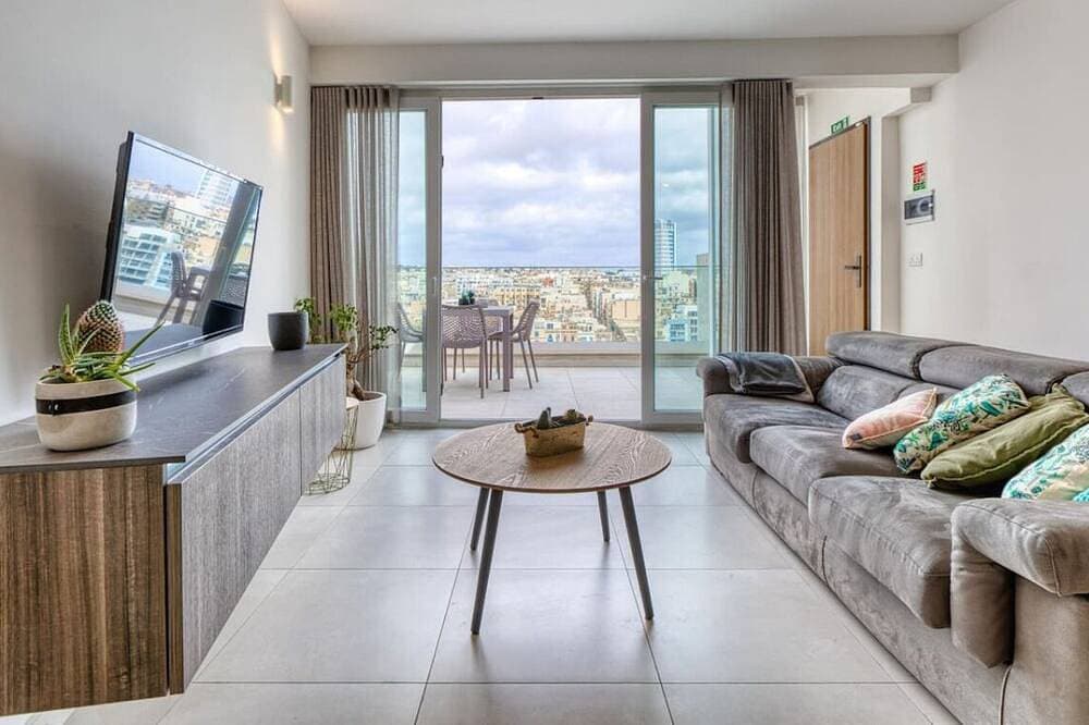 Foto 13 von 30: 2Br Penthouse with views overlooking Pietà Marina!