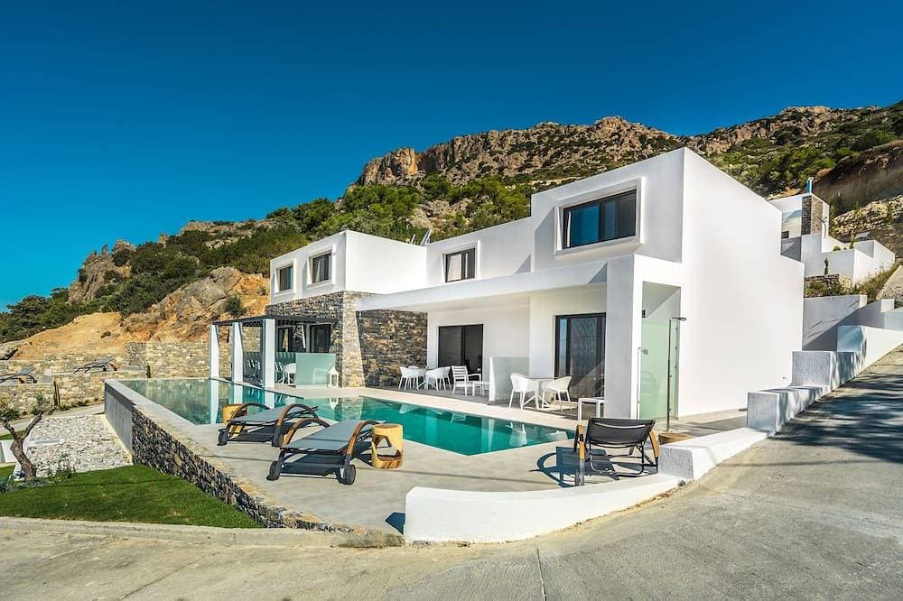Villa Daniela Apartments with pool and seaview 1