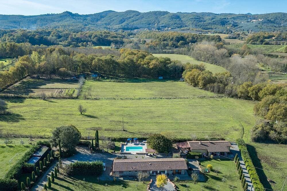La Vigna 4, Emma Villas 1