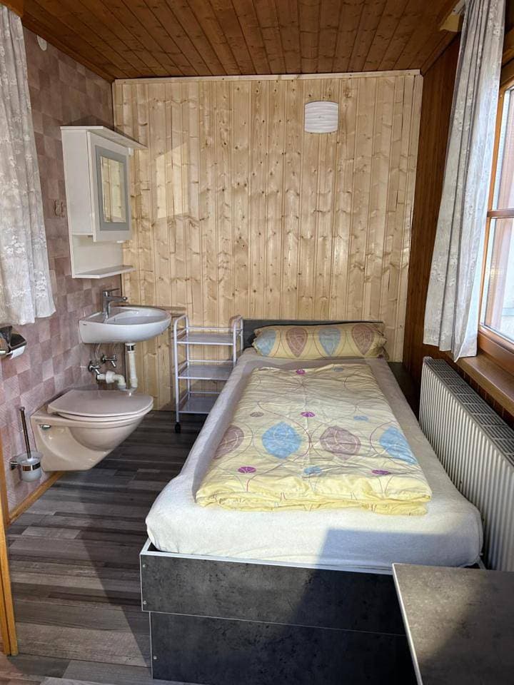 Foto 6 von 12: Two-Bedroom Apartment with Balcony