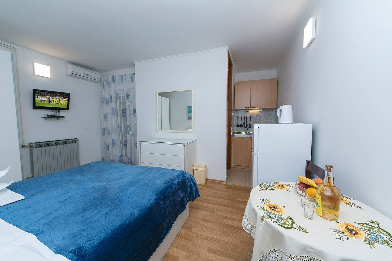 Foto 8 von 13: Studio Appartement mit Terrasse Brela, Makarska As-20778-a