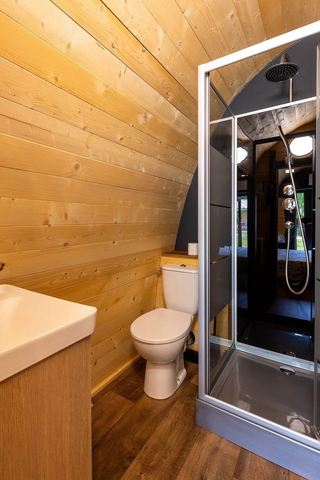 Foto 10 von 25: Ferienhaus 'Pod Insolite Nature – Blick ins Grüne' mit privater Terrasse, WLAN & Klimaanlage