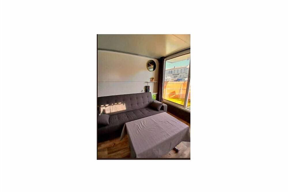 Foto 8 von 30: Unusual night on a fully air-conditioned and heated houseboat