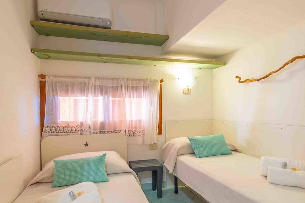 Foto 4 von 21: Sun Apartment - Sea view, Wi-Fi & A/C