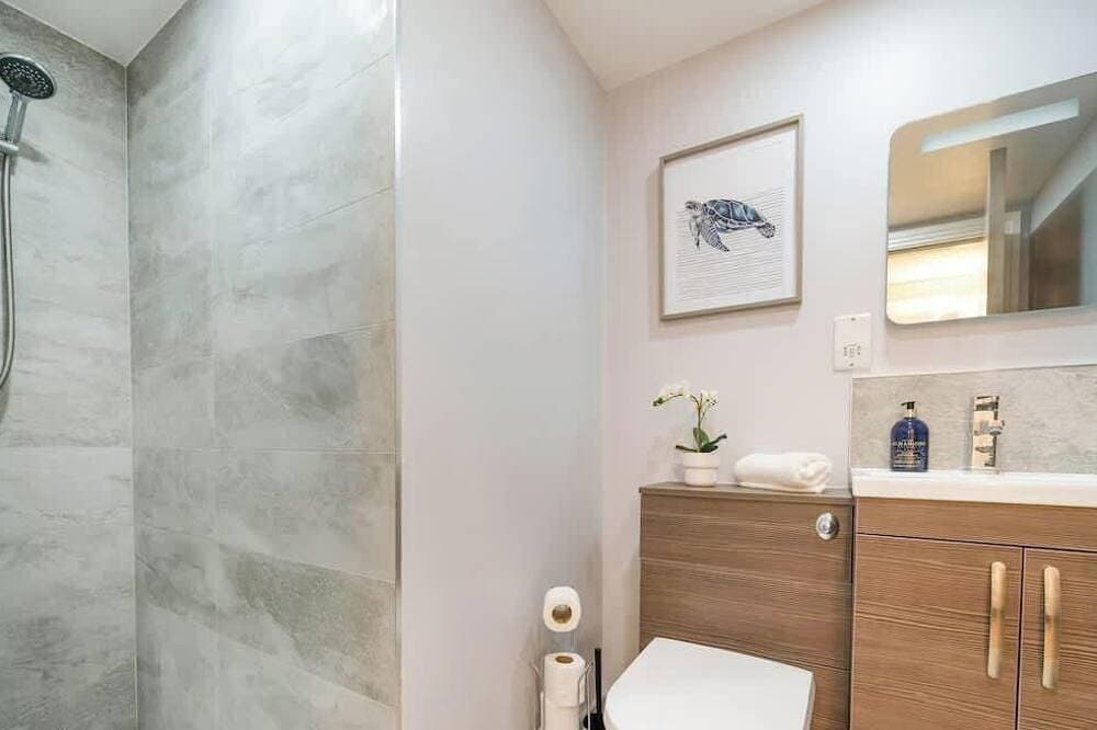 Foto 5 von 8: Chic Studio Steps from Windsor Castle