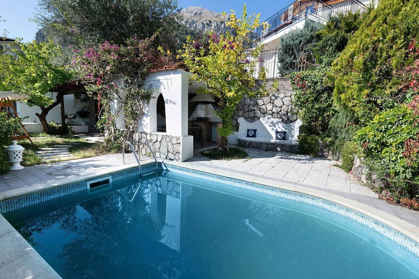 Villa 1