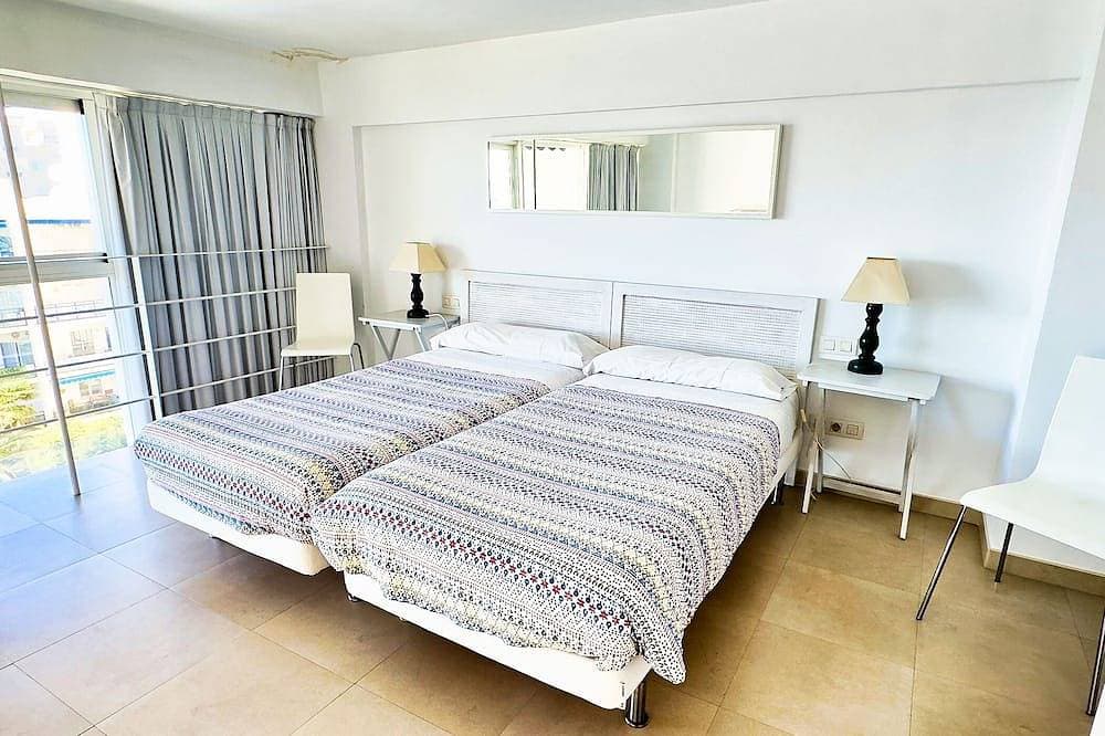 Foto 2 von 30: Skol 302 - Superb 1-Bedroom Duplex Apartment in Skol Marbella
