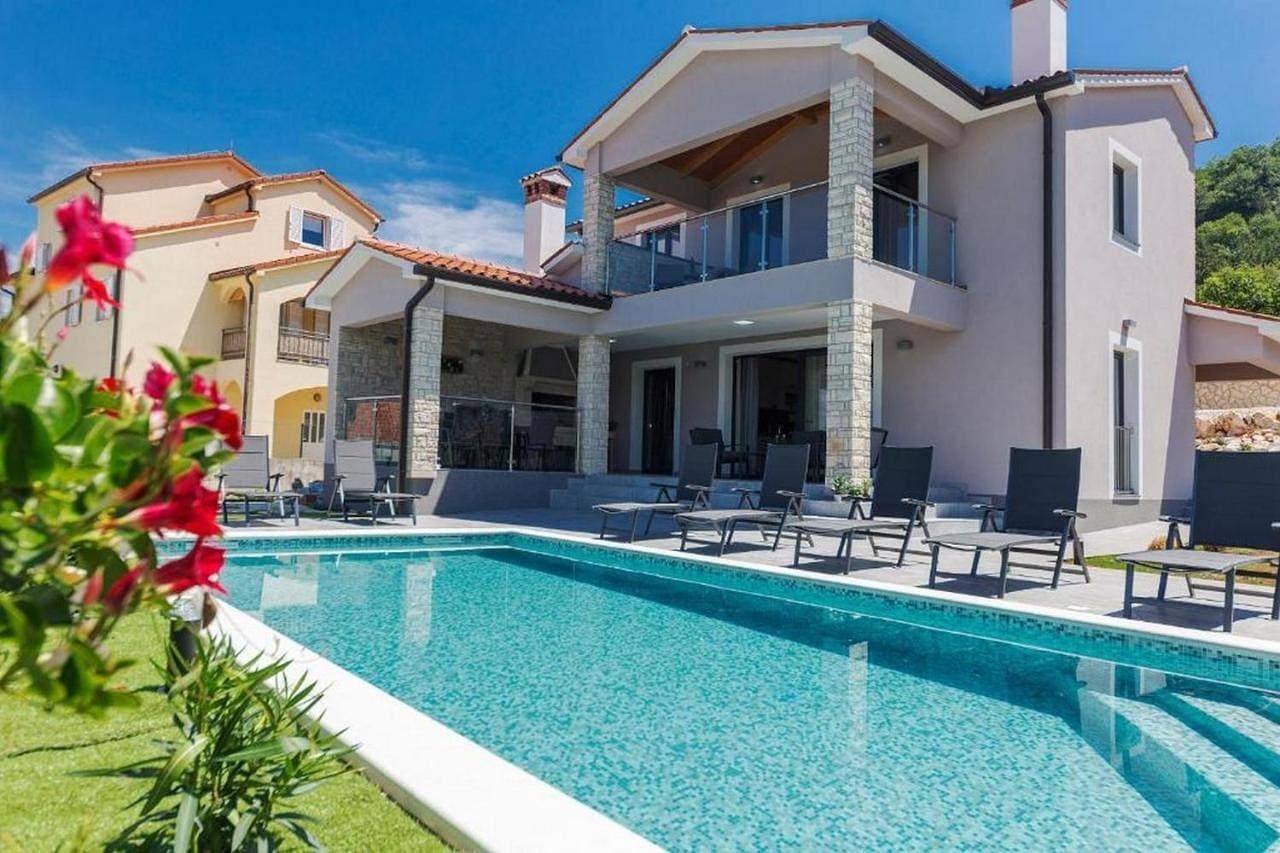 Villa Fjolla 1