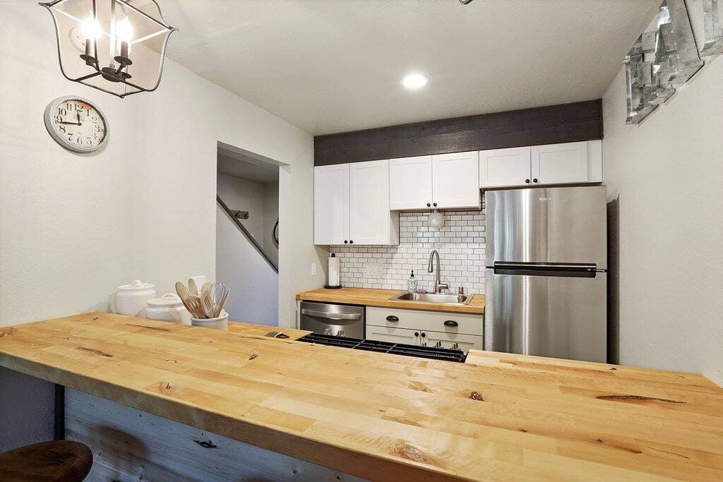 Foto 9 von 24: Shaver Escape! Mountain Loft Condo