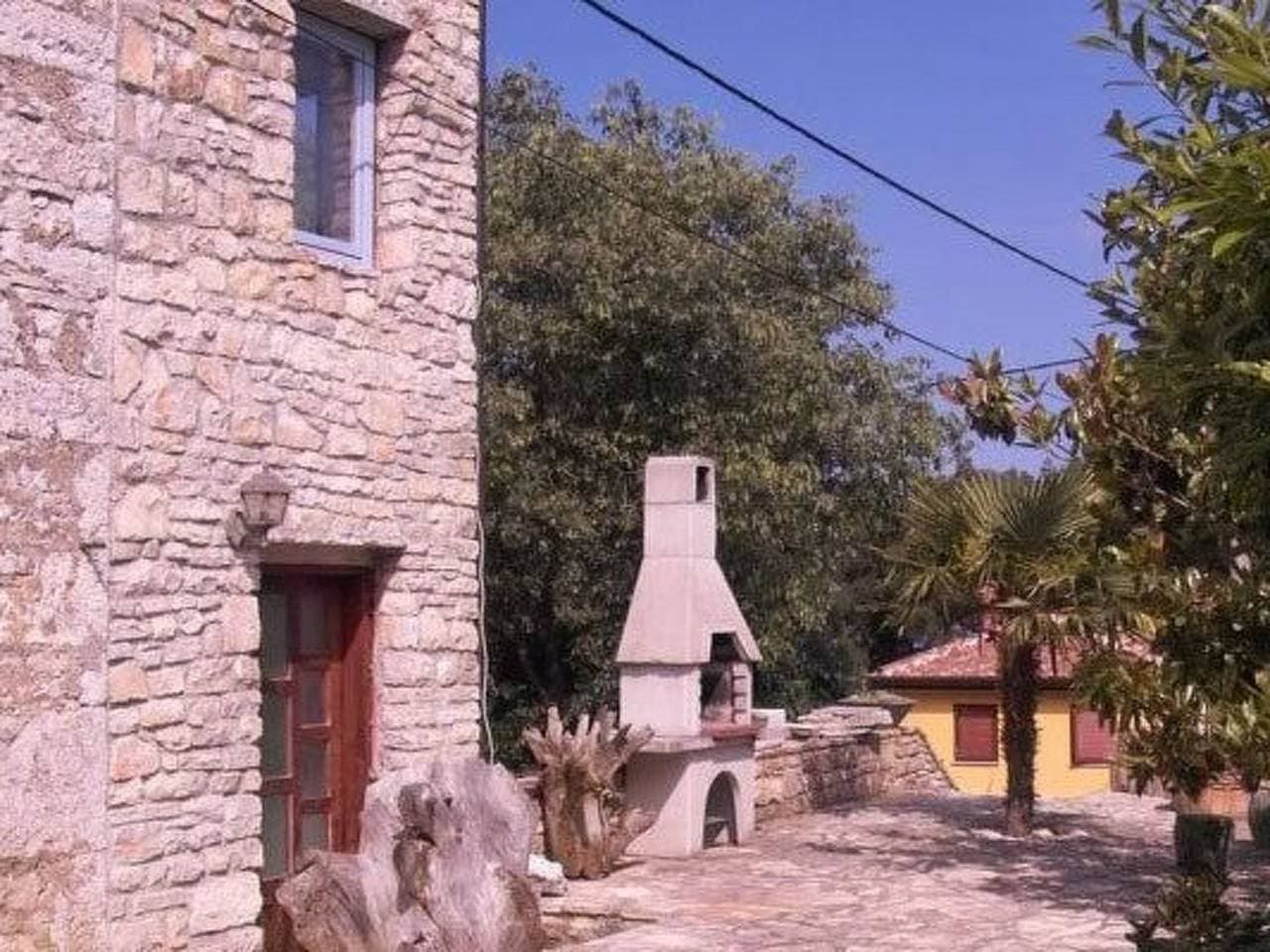 Foto 7 von 11: Steinhaus Kastel