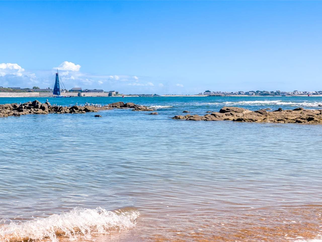 Foto 11 von 25: Renoviertes Studio mit Meerblick-Balkon, WIFI, nah am Strand und Einkaufsmöglichkeiten - 2 Pers