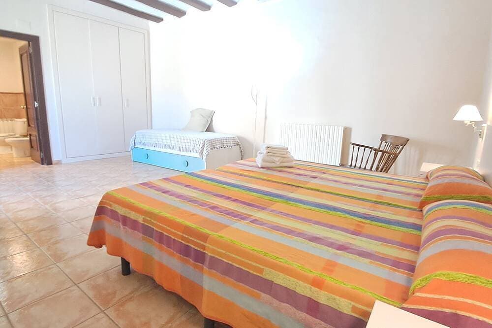 Foto 9 von 30: Casa Alerny – Authentisches katalanisches Landgut zwischen Kirschbäumen