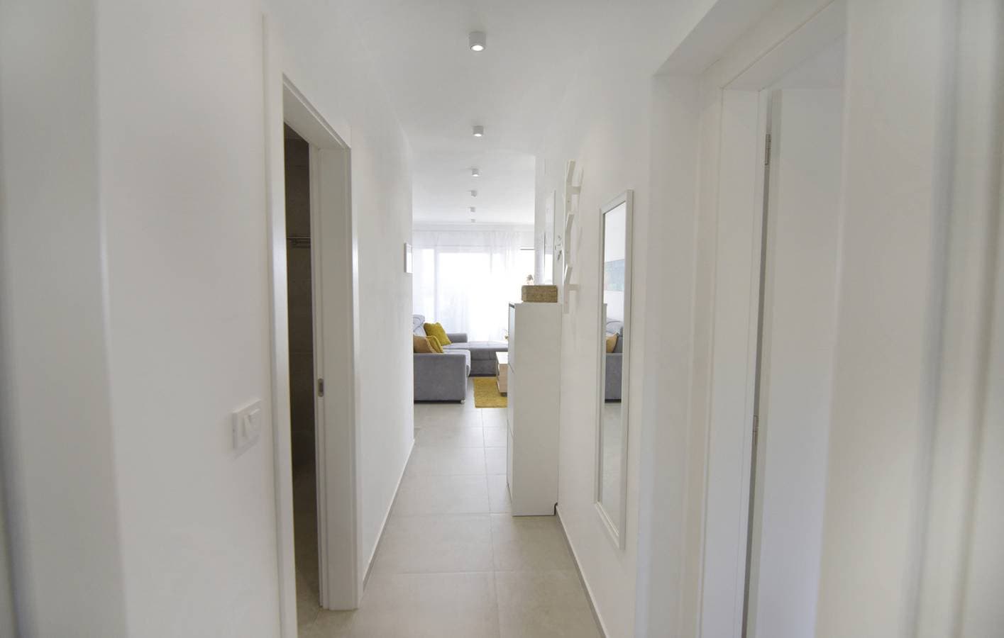 Foto 12 von 42: Moderne Wohnung in der Nähe von Kanegra Beach