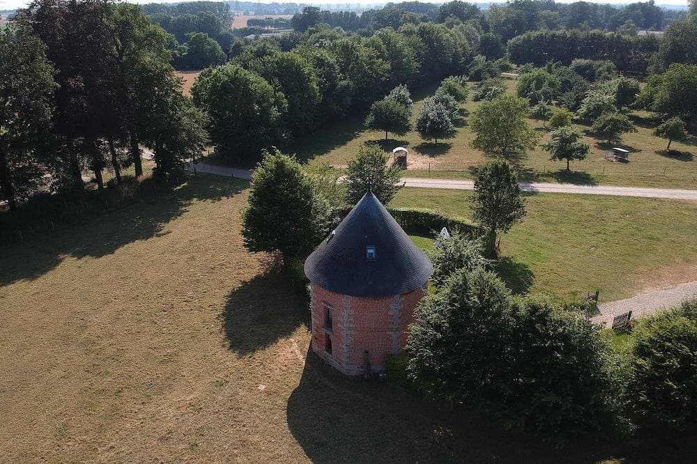 Foto 12 von 30: Gite den Frühling, rundes Haus, Ruhe, großer Garten, Spiele, Haustiere willkommen.