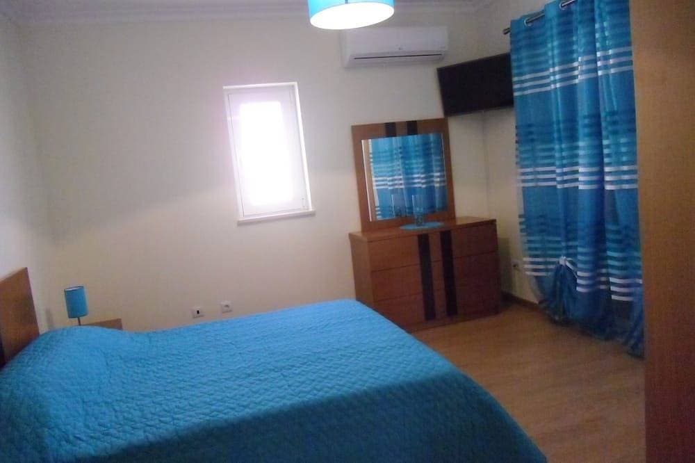 Foto 5 von 14: Haus 5 Schlafzimmer mit Schwimmbad