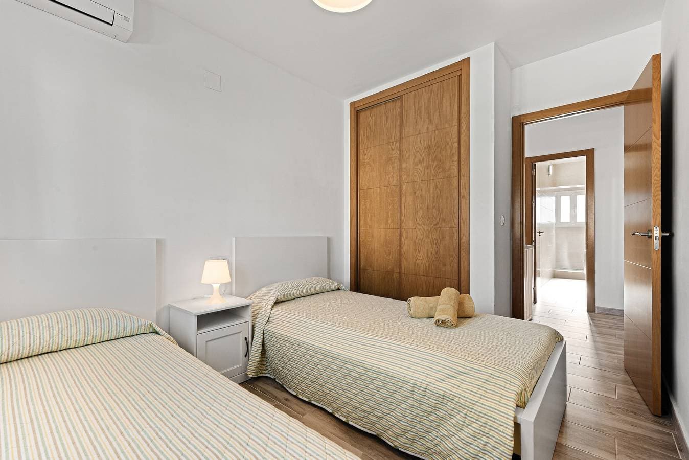 Foto 11 von 27: Ferienhaus 'La Casa De La Cala Del Moral' mit Gemeinschaftspool, WLAN und Klimaanlage
