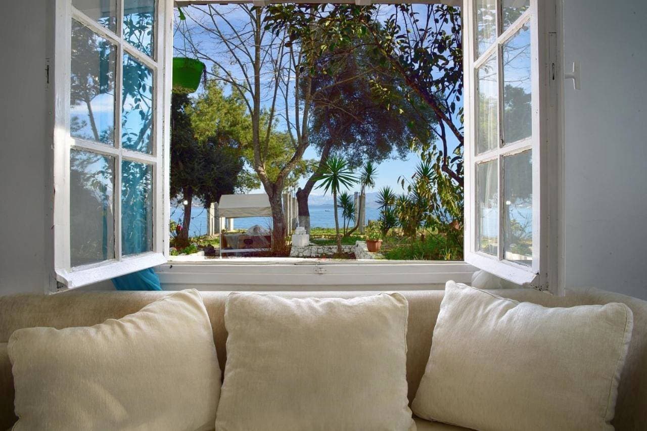 Villa Spiaggia Bianca - Beachfront House - Recently renovated 1