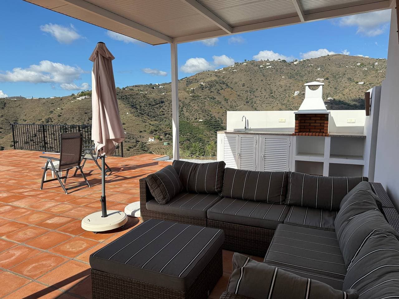 Foto 3 von 34: Villa 'Cortijo Albarino' mit Meerblick, WLAN und Klimaanlage