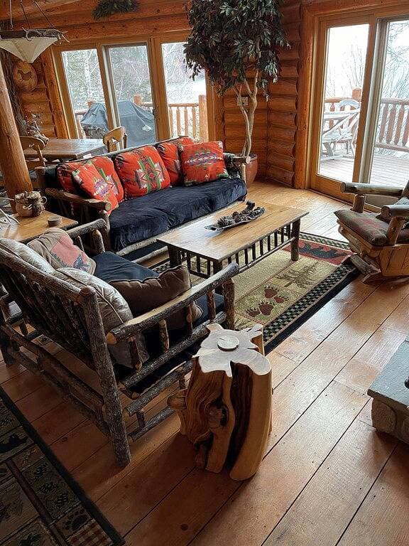 Foto 3 von 25: Executive Log Home Lake Superior Spektakuläre Aussichten - WIFI!