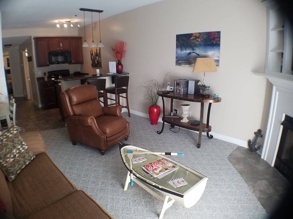 Foto 7 von 21: #116 Pointe - 1  Bedroom Lakefront Condo at Mariners Sml