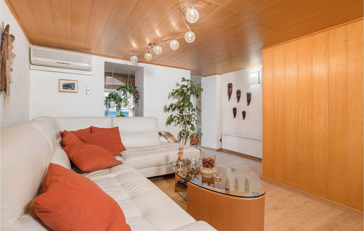 Foto 5 von 40: Gemütliche Ferienwohnung mit Meerblick, Terrasse, WLAN und Parkplatz – 2,5 km vom Strand entfernt