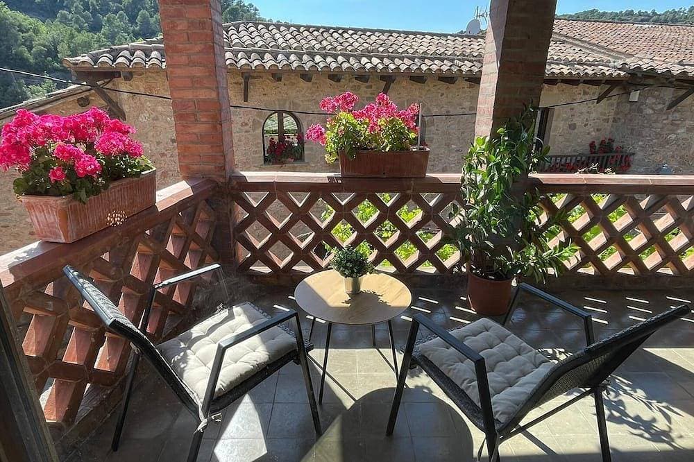 Ca la Neus. Rural House (4-8 people) In Mura, Parc Natural de Sant Llorenç. 1
