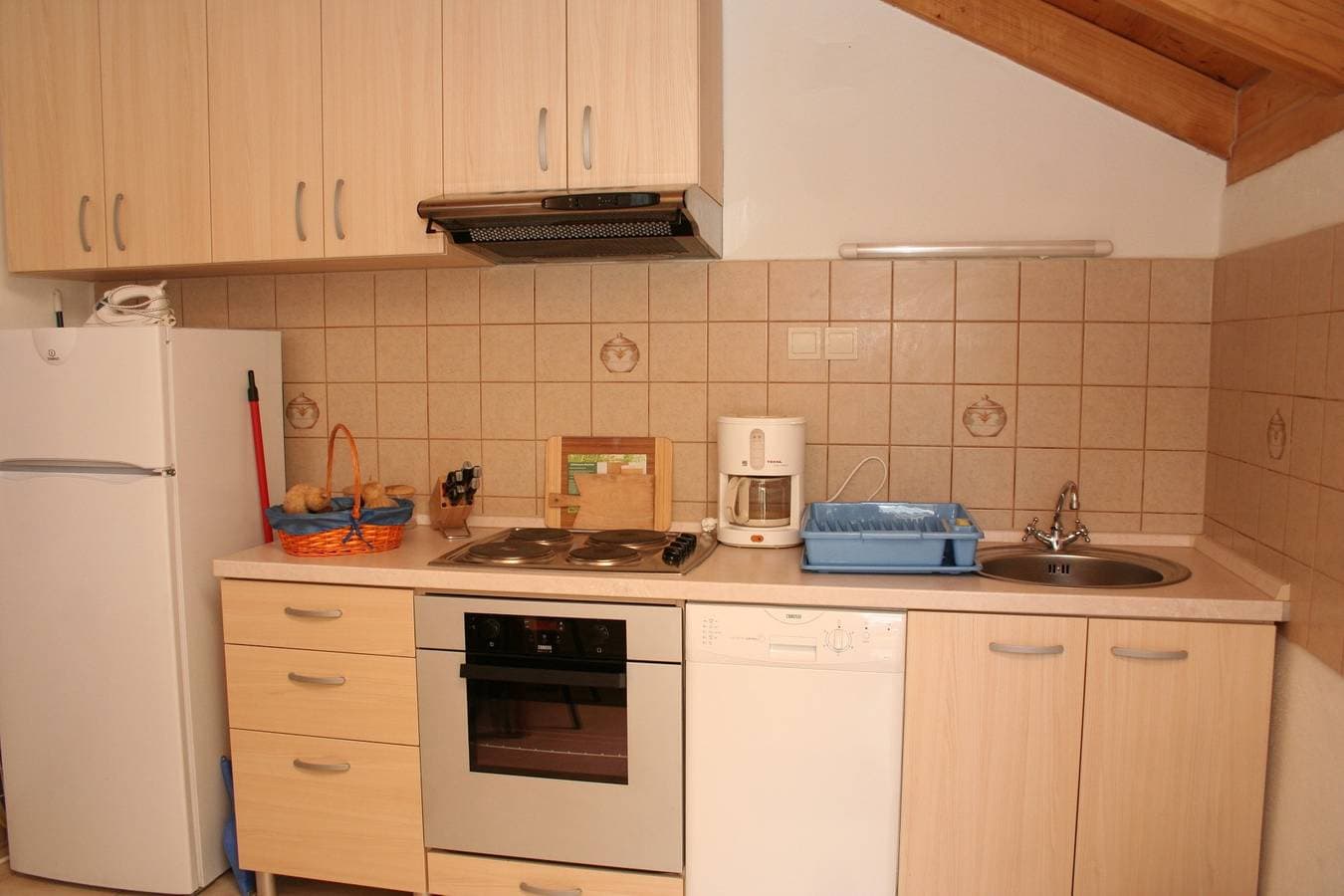 Foto 9 von 19: 1-Zimmer-Ferienwohnung mit Terrasse Vrboska (Hvar) A-4601-c