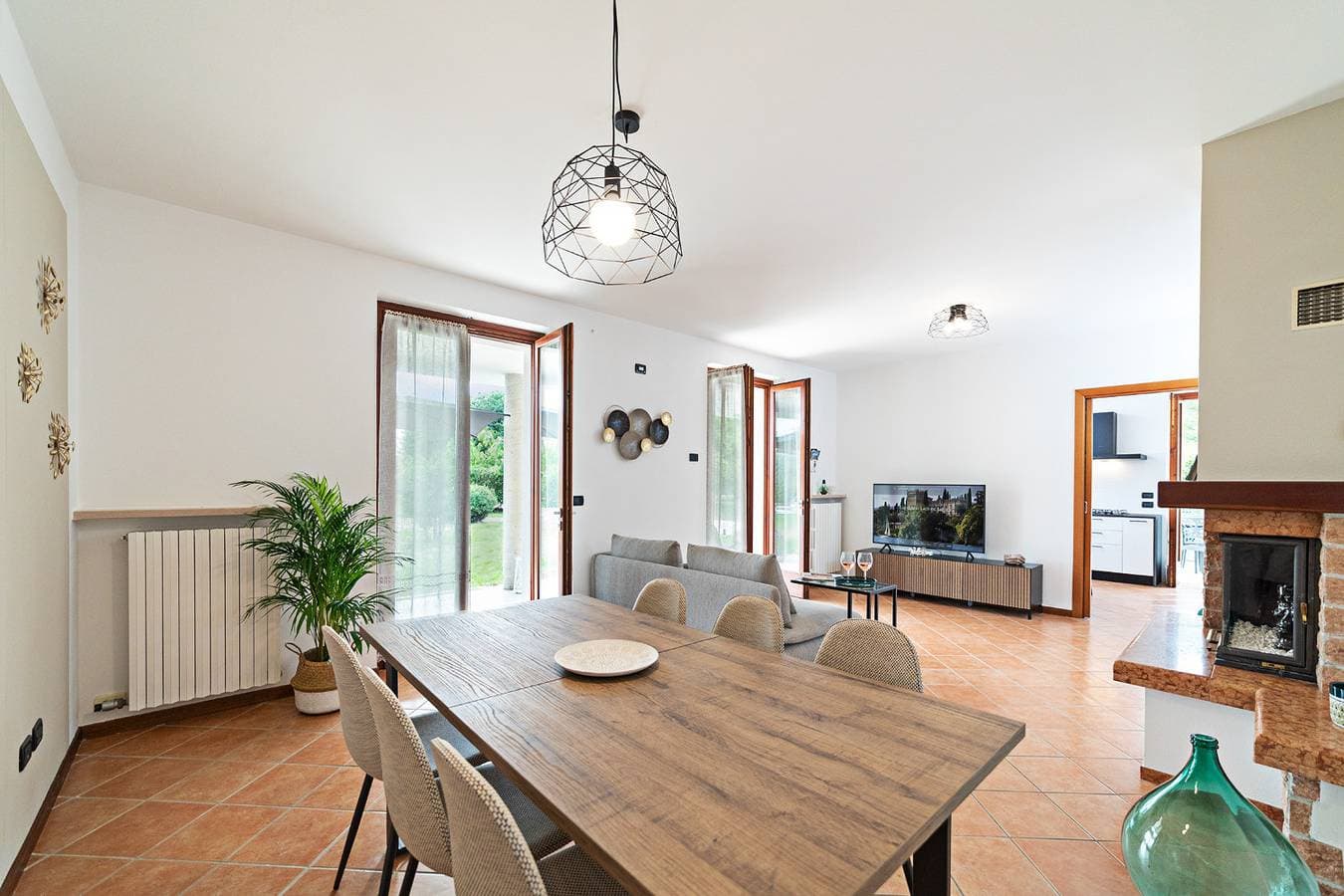 Foto 3 von 42: Regarda - "Villa Ida, Rodole Einheit" mit Stil und Liebe eingerichtet, mit Pool und Klimaanlage