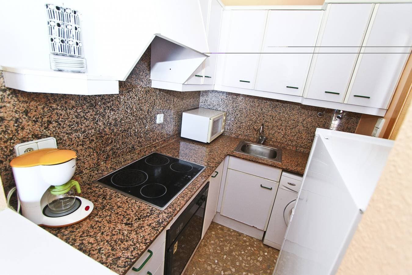 Foto 13 von 28: Apartment Near the Beach | Parking & WiFi