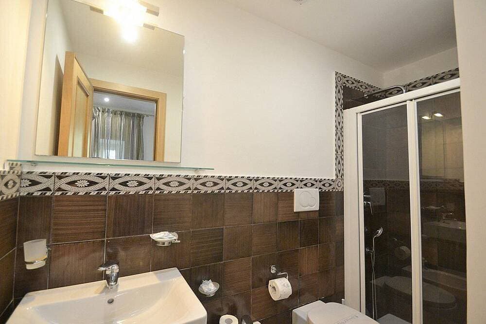 Foto 10 von 24: Villa Elicona B: A welcoming apartment situated in a central location, at a short distance from the Cathedral of Ravello, with Free Wi-Fi.