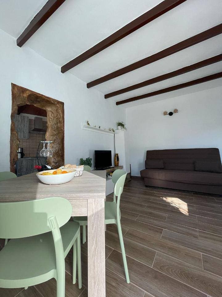 Foto 9 von 42: One-Bedroom Apartment with View