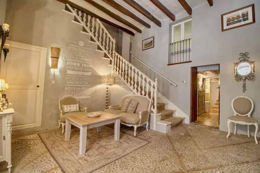 Foto 9 von 23: Romantic 1 bed with private patio overlooking orange grove