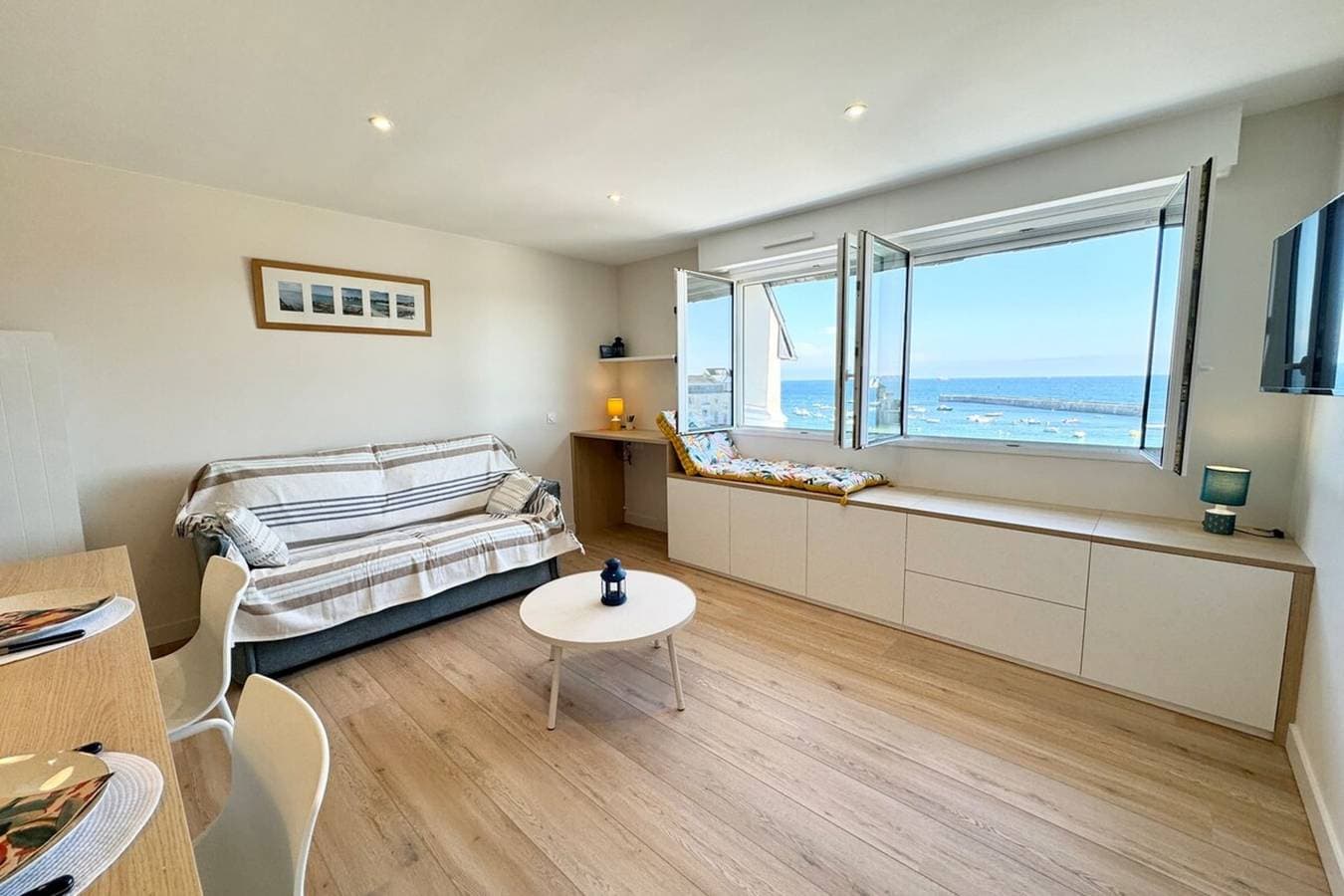 Foto 5 von 24: Lovely ! Superbe T2 rénové – Vue mer 180°