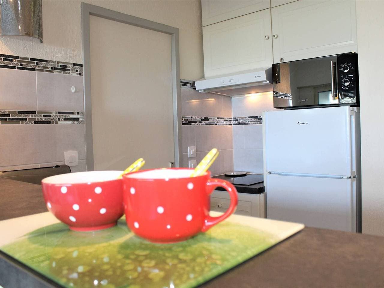 Foto 9 von 14: Apartment mit 2 Zimmern, Balkon, Gartenblick und direktem Meerzugang in Villeneuve-Loubet