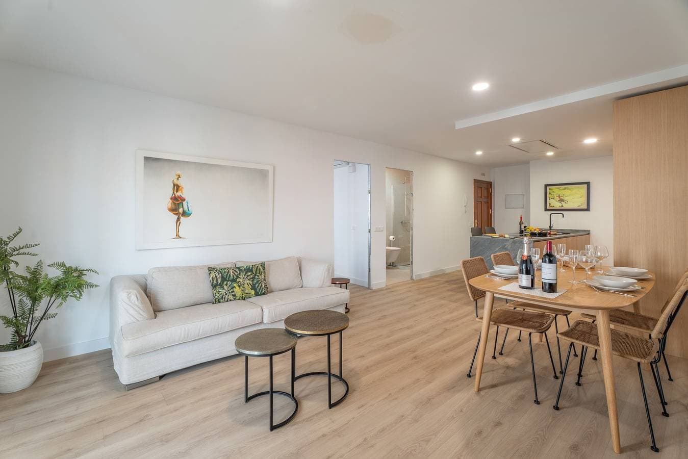 Foto 3 von 25: Ferienwohnung 'Apto 1B · Rincón Gourmet Alcalá' mit Balkon, WLAN & Klimaanlage