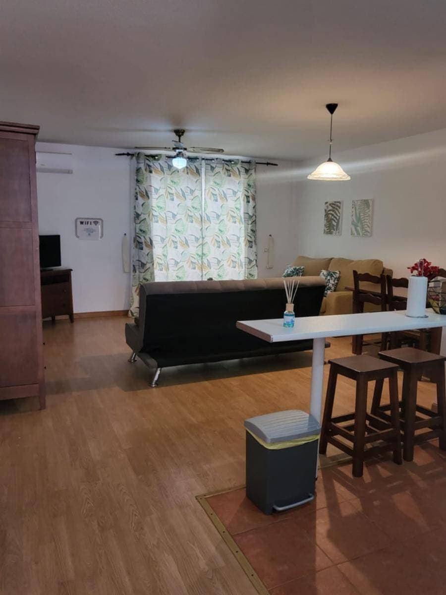 Foto 5 von 35: Ferienwohnung für 6 Personen mit Balkon/Terrasse