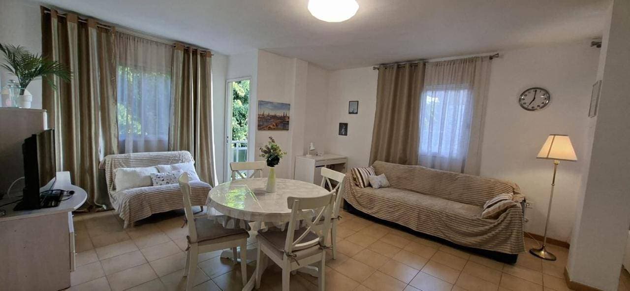Sunny 1-BR apartment with AC and private terrace near the ocean 1